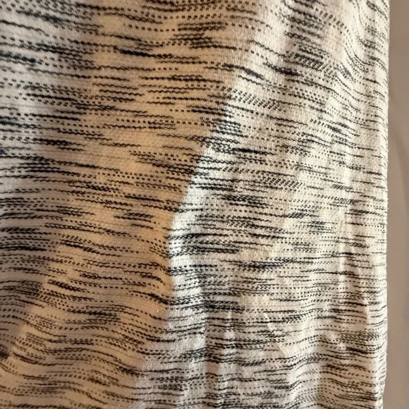Lululemon Patterned Tank Top Size 8 - Picture 2 of 4
